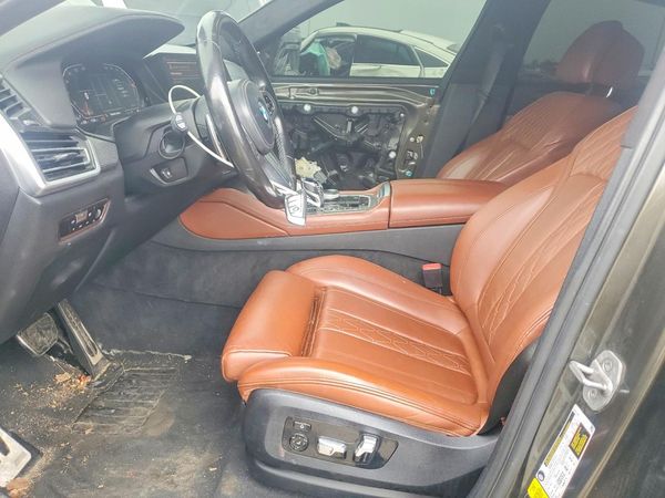 2022 BMW X6 xDrive40i — DENT