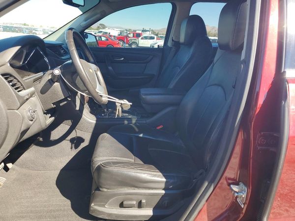 2015 CHEVROLET TRAVERSE 2LT — DENT
