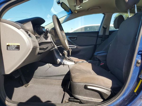 2016 HYUNDAI ELANTRA — DENT