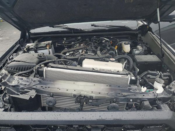 2025 TOYOTA 4RUNNER — Engine bay