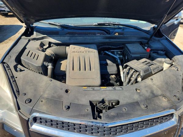 2015 CHEVROLET EQUINOX 2LT — Engine bay