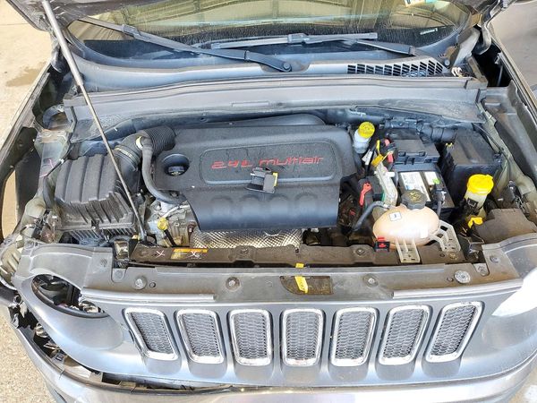 2016 JEEP RENEGADE — Engine bay