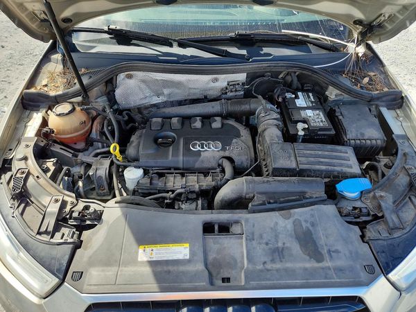 2018 AUDI Q3 — Engine bay