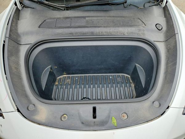 2021 TESLA MODEL Y — Engine bay