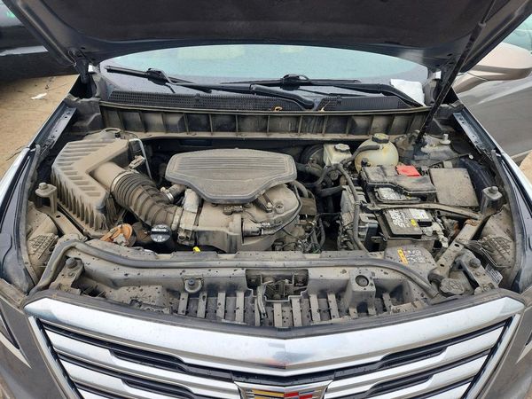 2017 CADILLAC XT5 Luxury — Engine bay