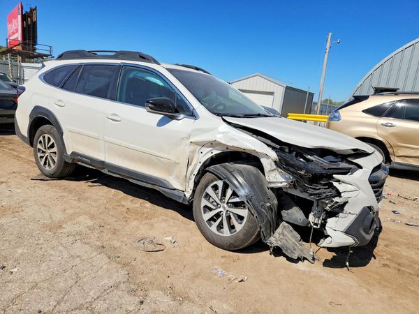 2025 SUBARU OUTBACK Premium — Passenger 3/4