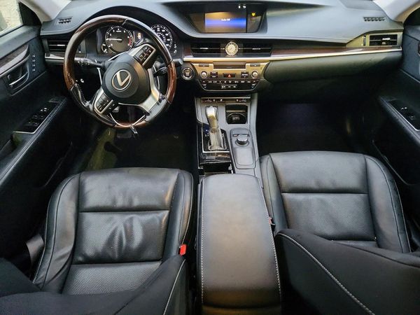 2016 LEXUS ES 350 — CKPT