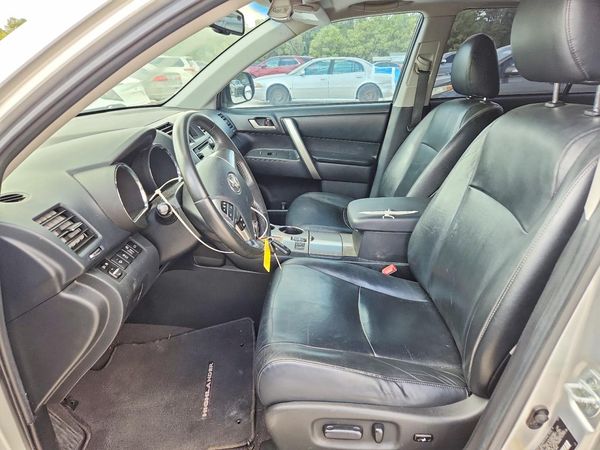 2013 TOYOTA HIGHLANDER Base/Hybrid — DENT
