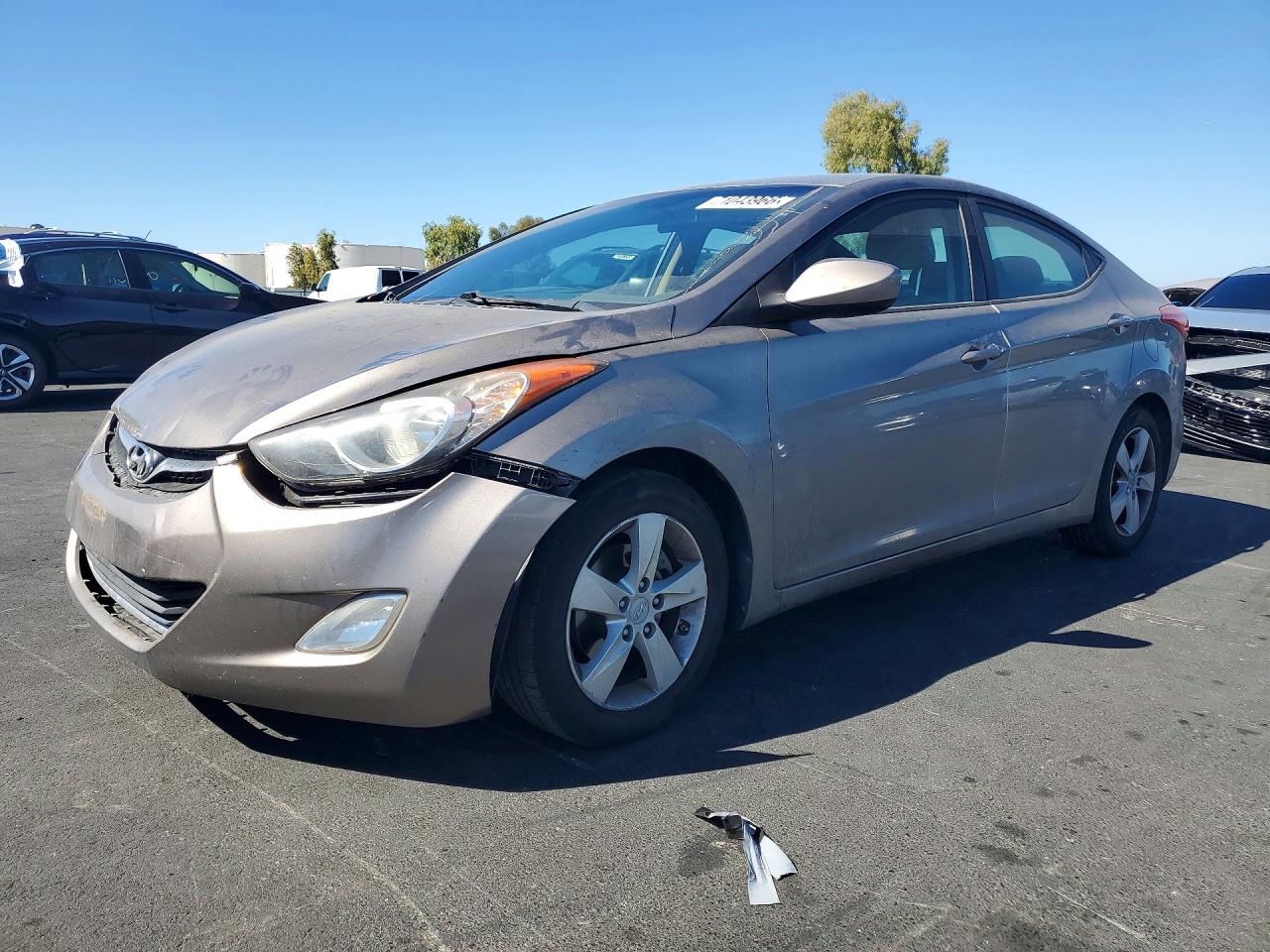 2012 HYUNDAI ELANTRA GLS(Middle grade) — Front 3/4