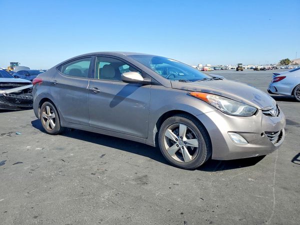 2012 HYUNDAI ELANTRA GLS(Middle grade) — Passenger 3/4