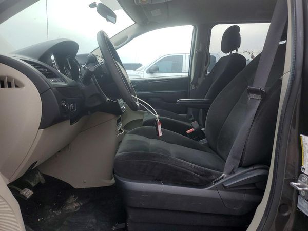 2016 DODGE CARAVAN SE — DENT