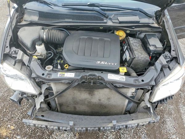 2016 DODGE CARAVAN SE — Engine bay