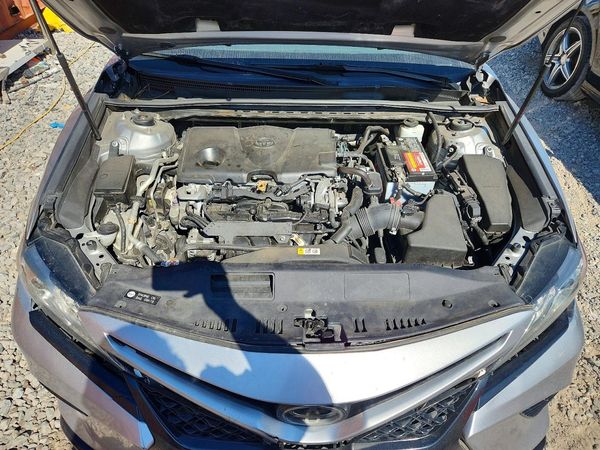 2019 TOYOTA CAMRY XSE — Engine bay
