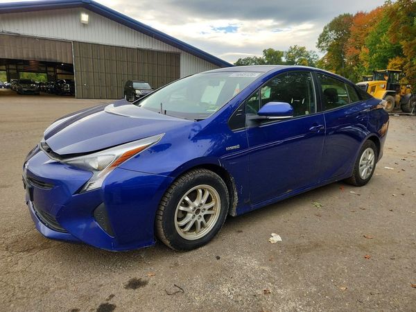 2016 TOYOTA PRIUS — DSFA — Front 3/4
