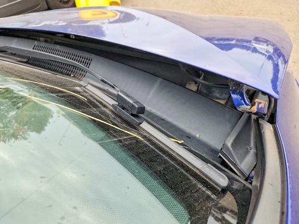 2016 TOYOTA PRIUS One/Two — LOOS