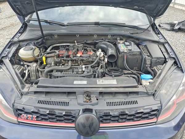 2018 VOLKSWAGEN GTI S, SE, Autobahn — Engine bay