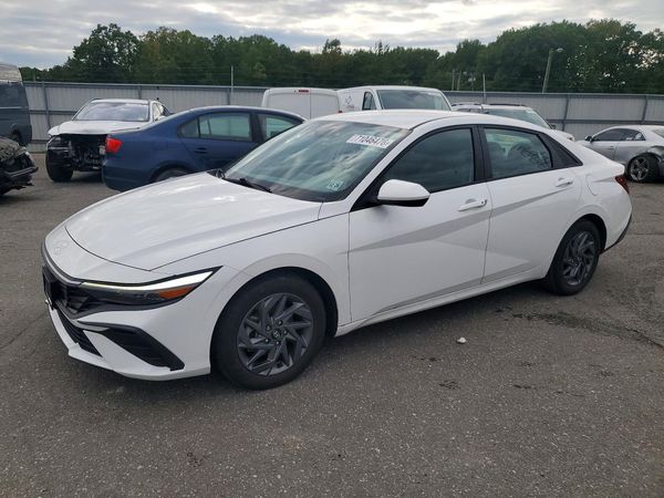 2024 HYUNDAI ELANTRA — DSFA — Front 3/4