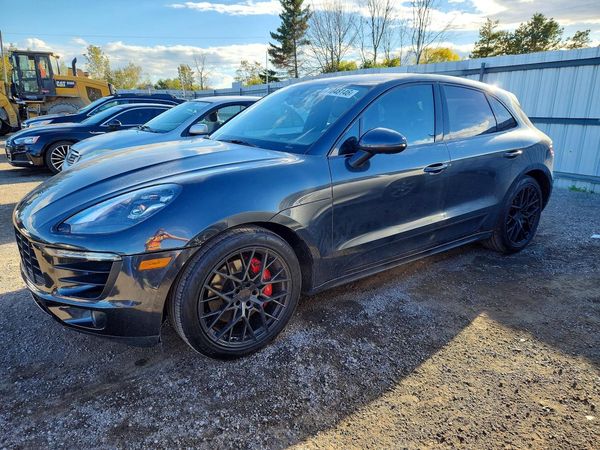 2017 PORSCHE MACAN — Front 3/4