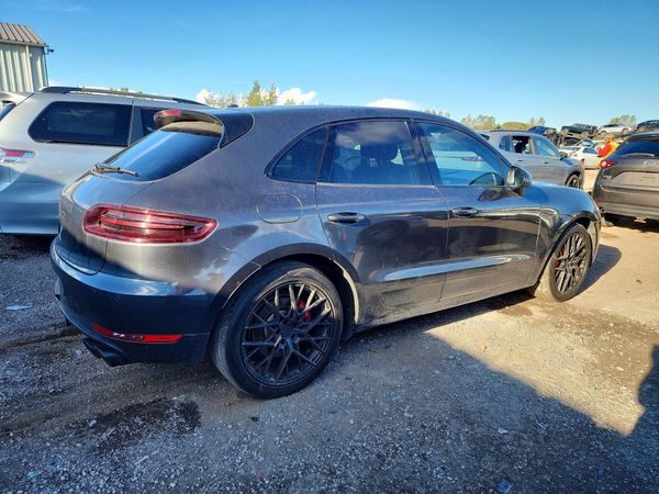 2017 PORSCHE MACAN — PSRA