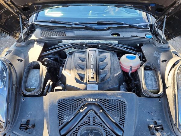 2017 PORSCHE MACAN — Engine bay