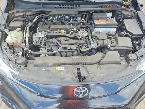 2022 TOYOTA COROLLA SE — Engine bay