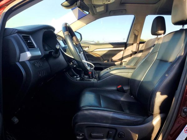 2018 TOYOTA HIGHLANDER SE/XLE — DENT
