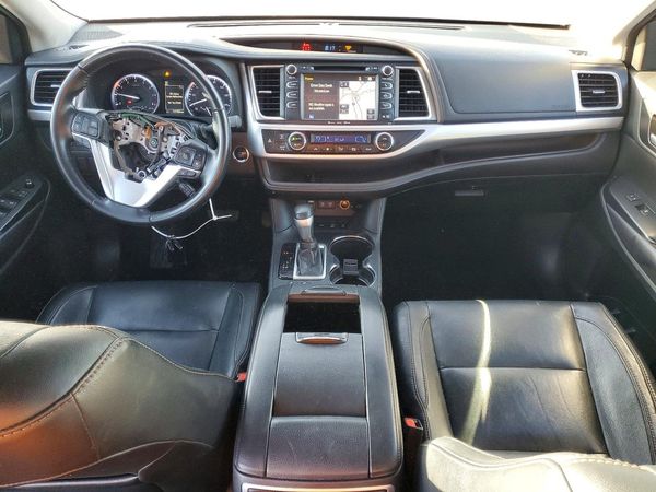 2018 TOYOTA HIGHLANDER SE/XLE — CKPT