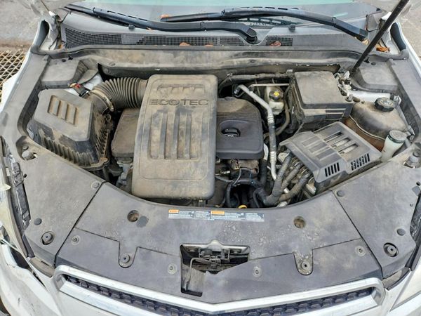 2015 CHEVROLET EQUINOX 1LT — Engine bay