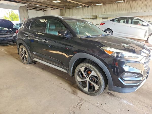 2017 HYUNDAI TUCSON — Passenger 3/4