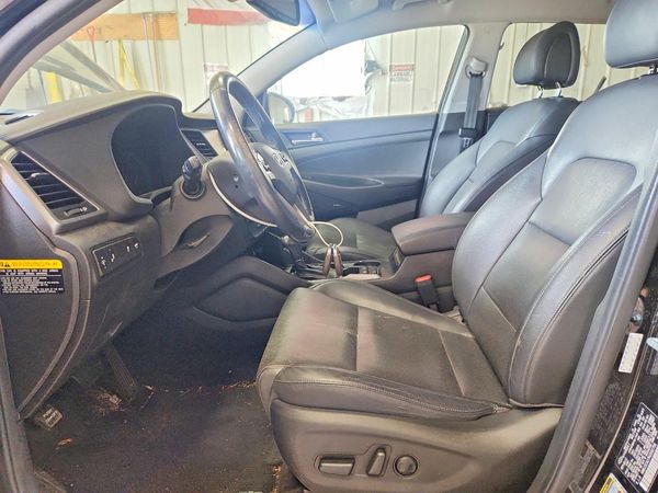 2017 HYUNDAI TUCSON — DENT
