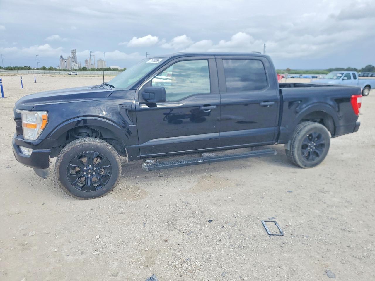 2022 FORD F150 SuperCrew — Front 3/4