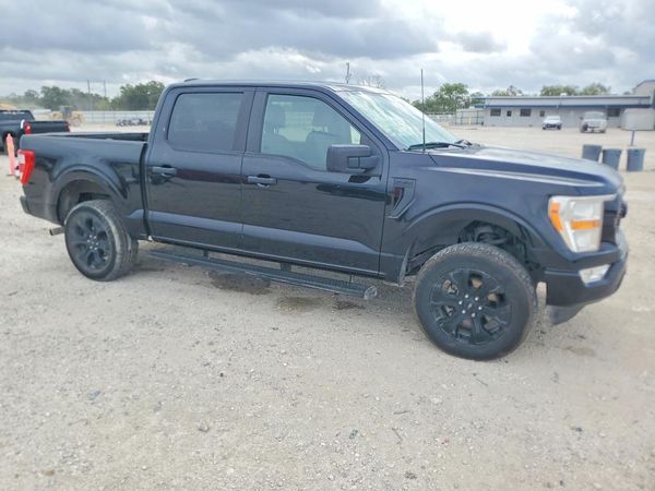 2022 FORD F150 SuperCrew — Passenger 3/4