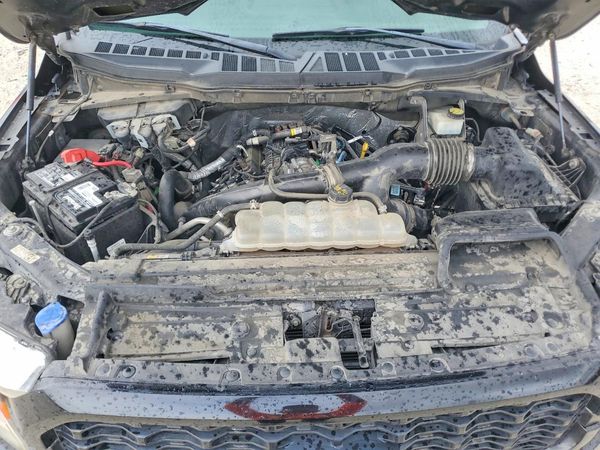 2022 FORD F150 SuperCrew — Engine bay