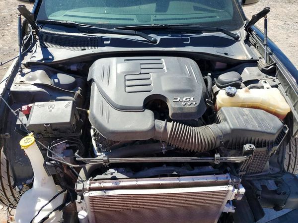2022 DODGE CHARGER SXT — Engine bay