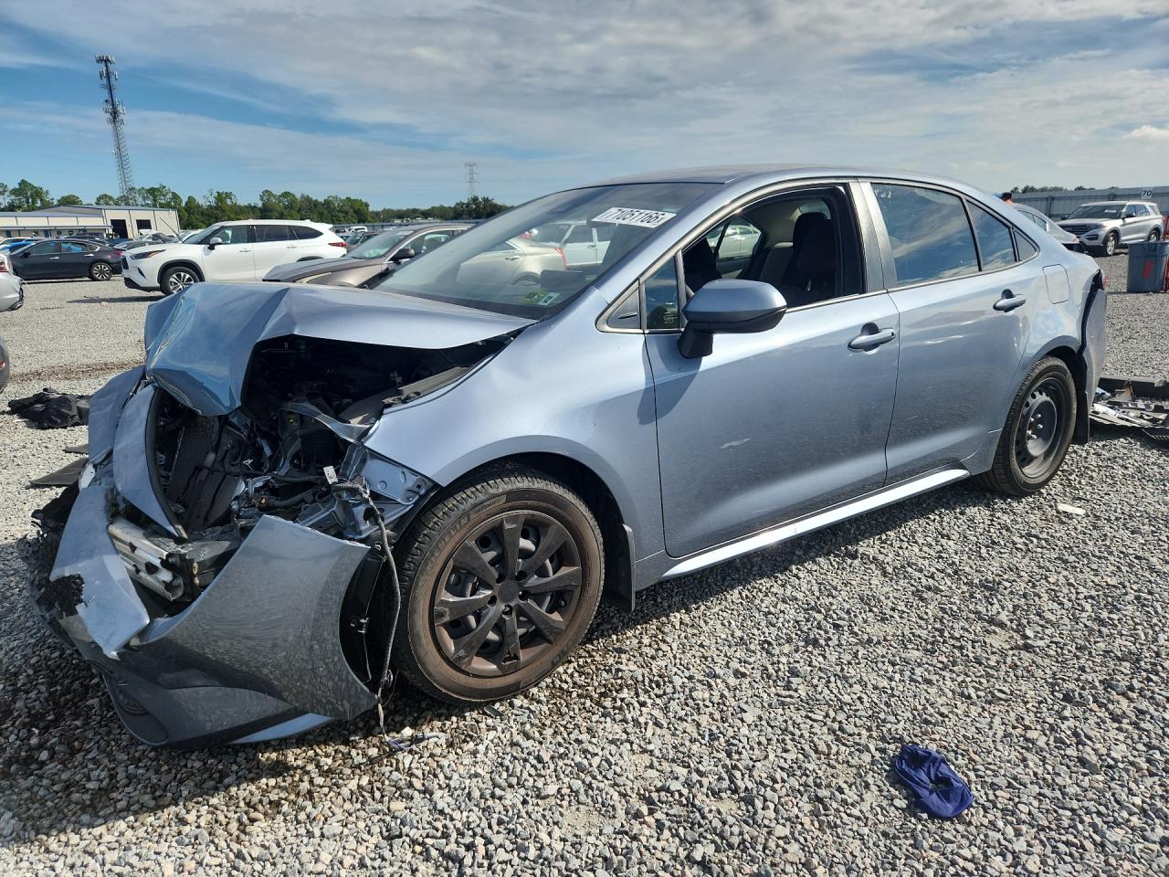 2022 TOYOTA COROLLA LE — Front 3/4