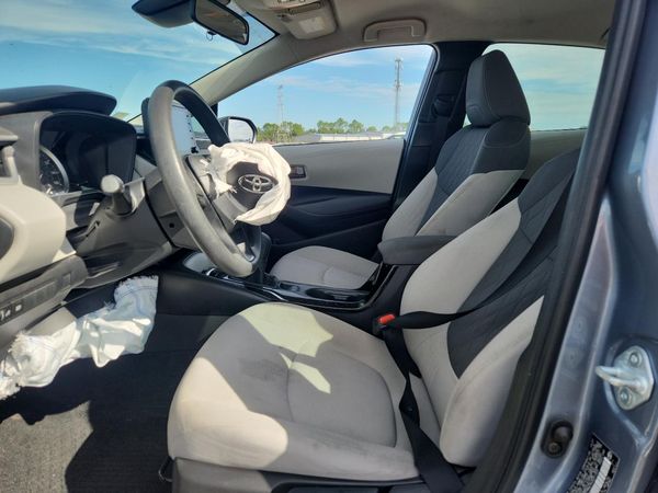 2022 TOYOTA COROLLA LE — DENT