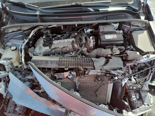 2022 TOYOTA COROLLA LE — Engine bay