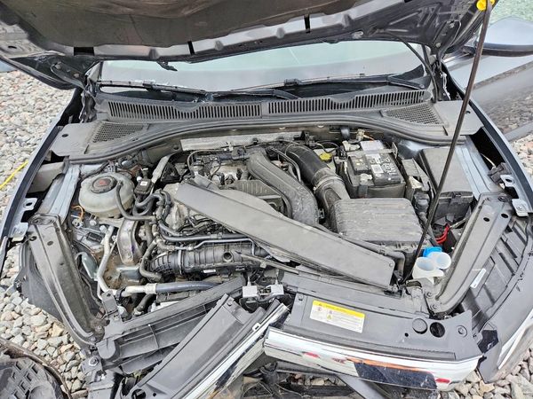 2024 VOLKSWAGEN JETTA SE, SE (AQ301 Trans) — Engine bay
