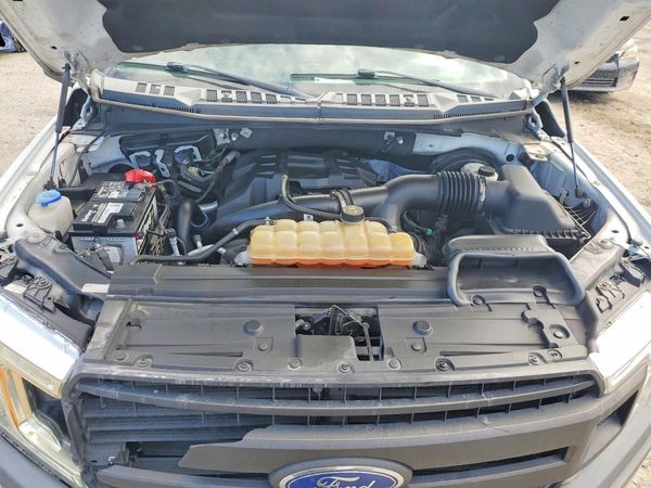 2018 FORD F150 — Engine bay