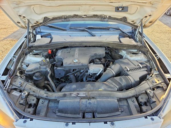 2015 BMW X1 xDrive28i — Engine bay
