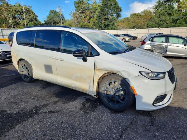 2025 CHRYSLER PACIFICA Limited — Passenger 3/4