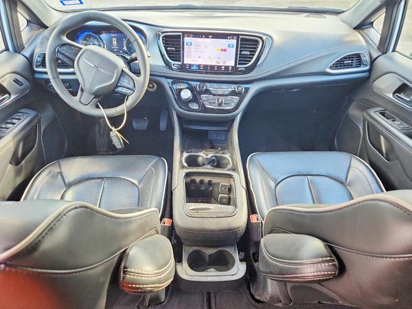 2025 CHRYSLER PACIFICA Limited — CKPT