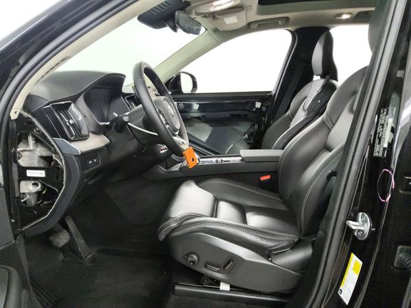 2025 VOLVO XC90 Ultra — DENT