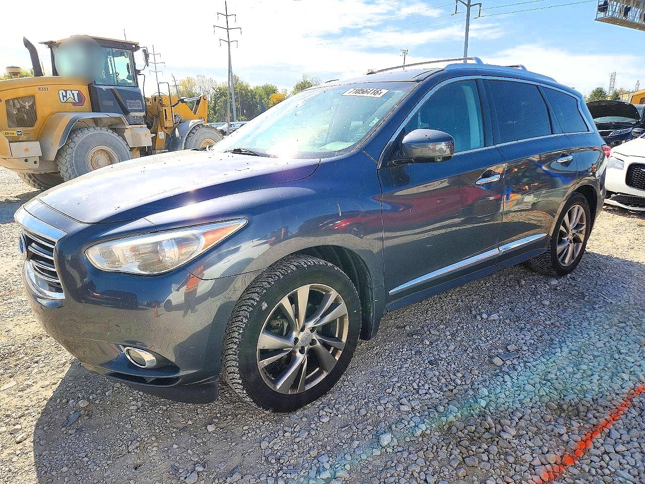 2013 INFINITI JX35 — Front 3/4