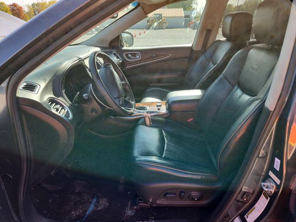 2013 INFINITI JX35 — DENT