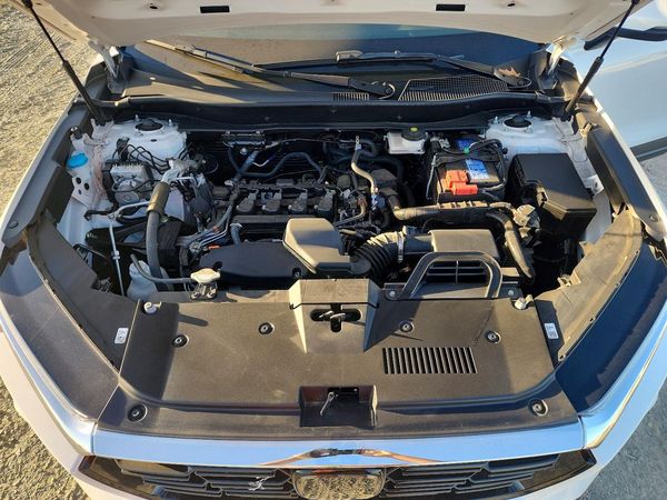 2023 HONDA CR-V EX-L — Engine bay