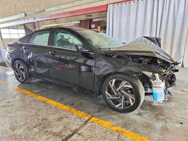 2024 HYUNDAI ELANTRA SEL w/ Convenience Pkg — Passenger 3/4