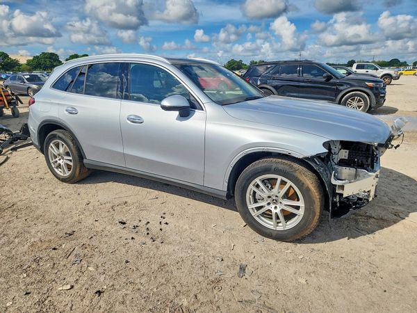 2025 MERCEDES-BENZ GLC GLC300 4MATIC — Passenger 3/4