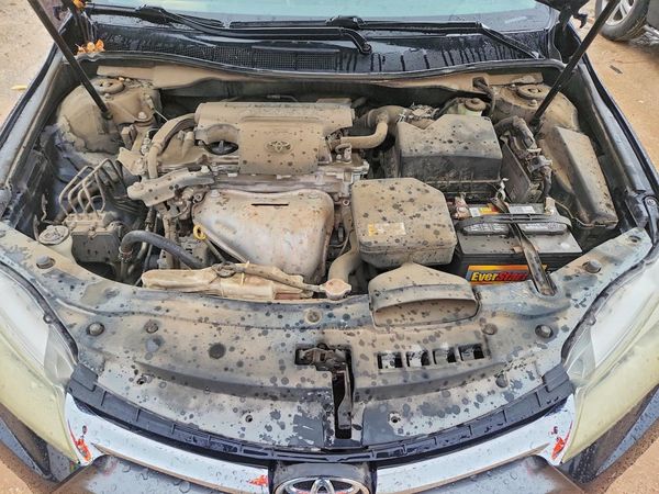 2016 TOYOTA CAMRY — Engine bay