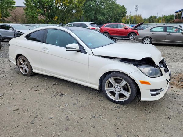 2013 MERCEDES-BENZ C-CLASS C250 — Passenger 3/4